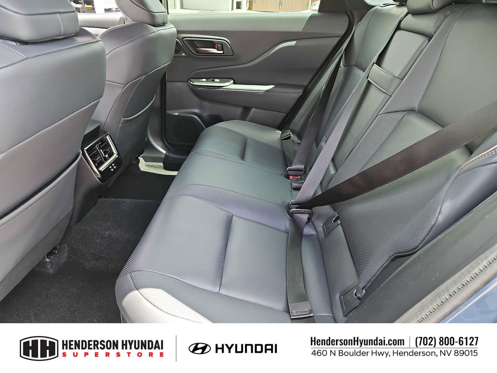 Used 2025 Toyota Crown Signia AWD/4WD image 19