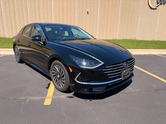 Used 2023 Hyundai Sonata SEL FWD image 2