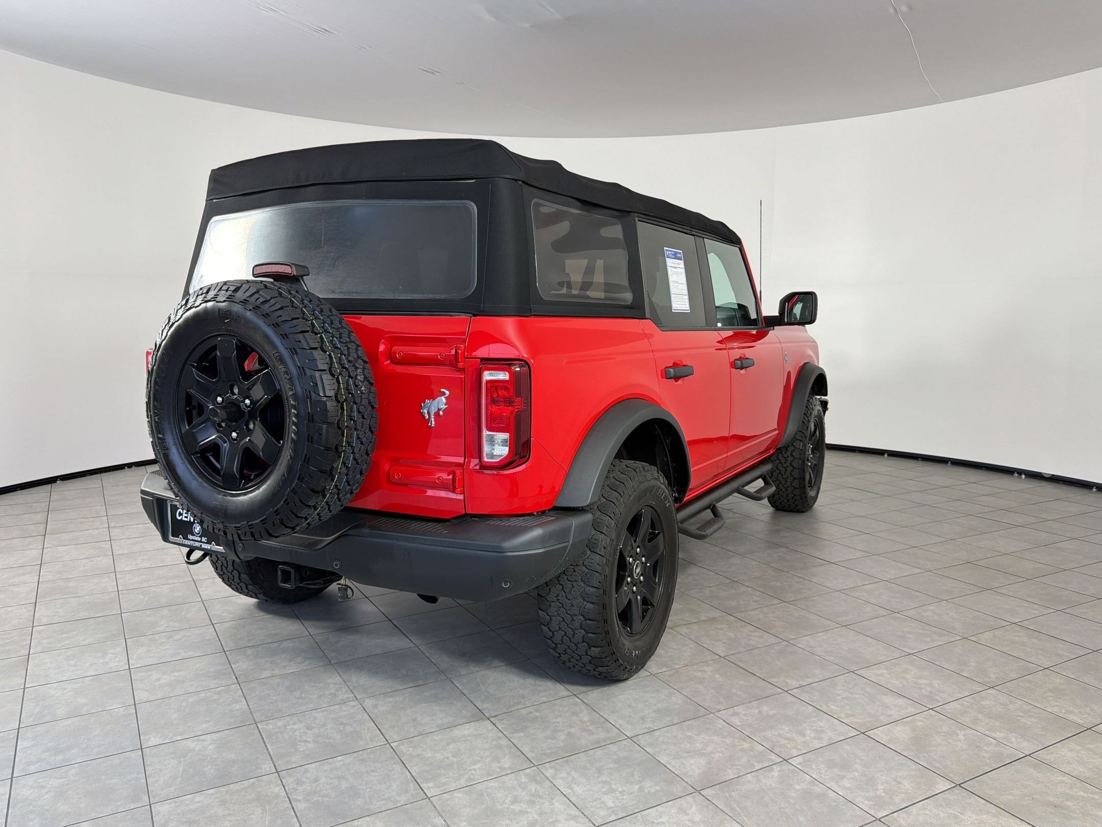 Used 2022 Ford Bronco Black Diamond image 9