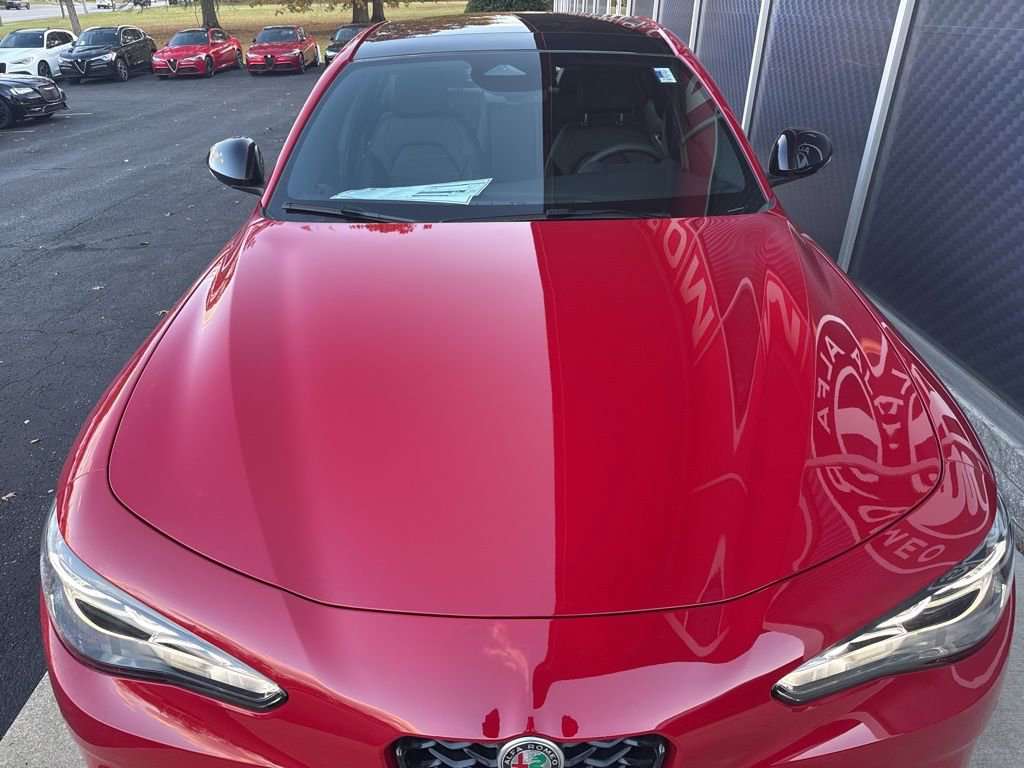 New 2025 Alfa Romeo Giulia AWD w/ Veloce Package AWD image 5