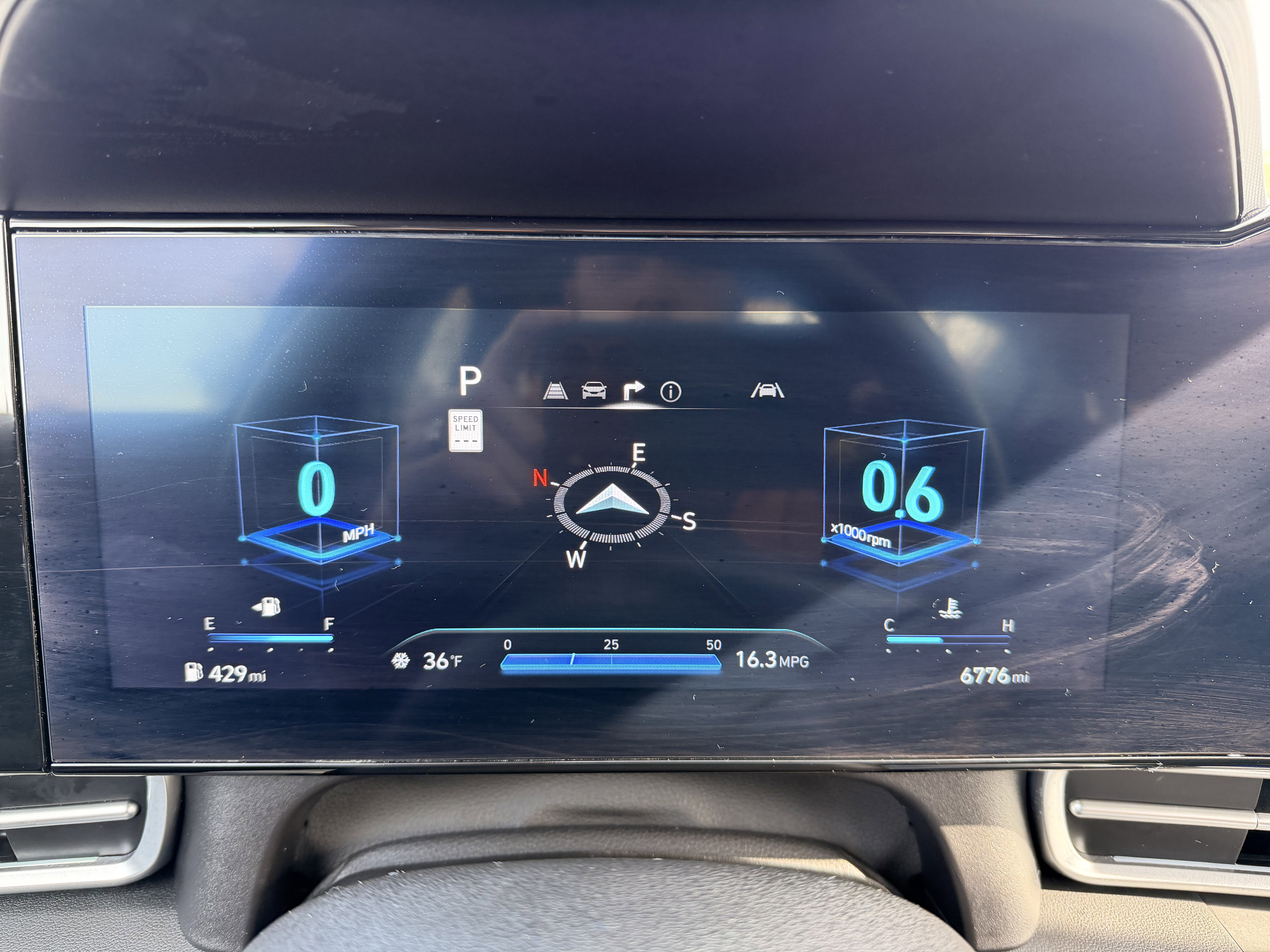 Used 2024 Hyundai Elantra SEL image 17