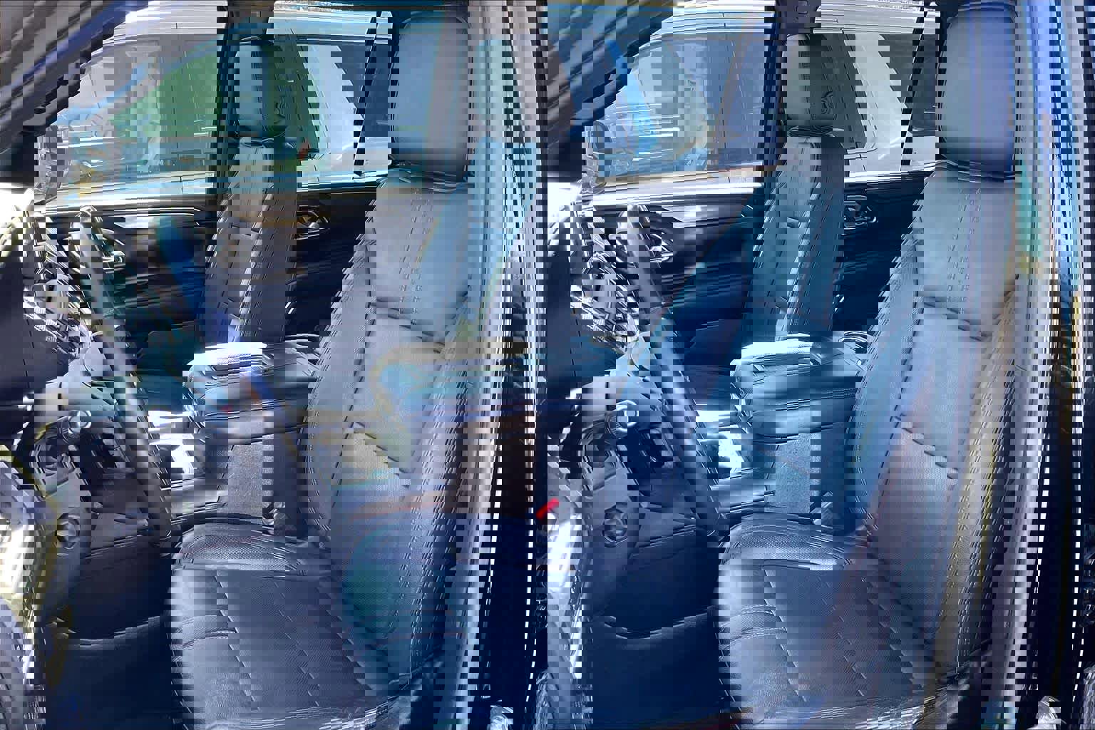 Used 2021 Chevrolet Tahoe RST w/ Luxury Package image 23