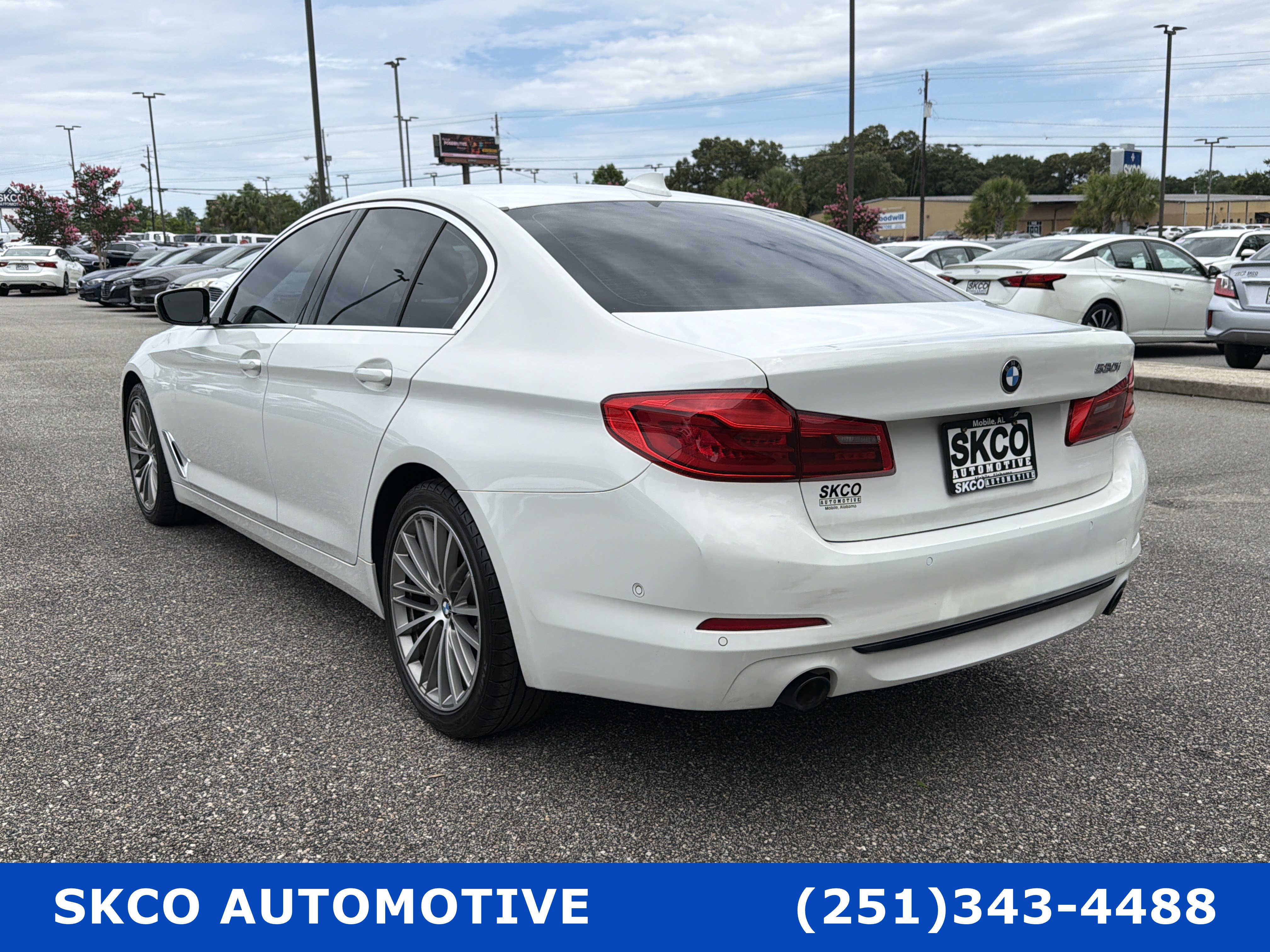 Used 2020 BMW 530i w/ Premium Package RWD image 3
