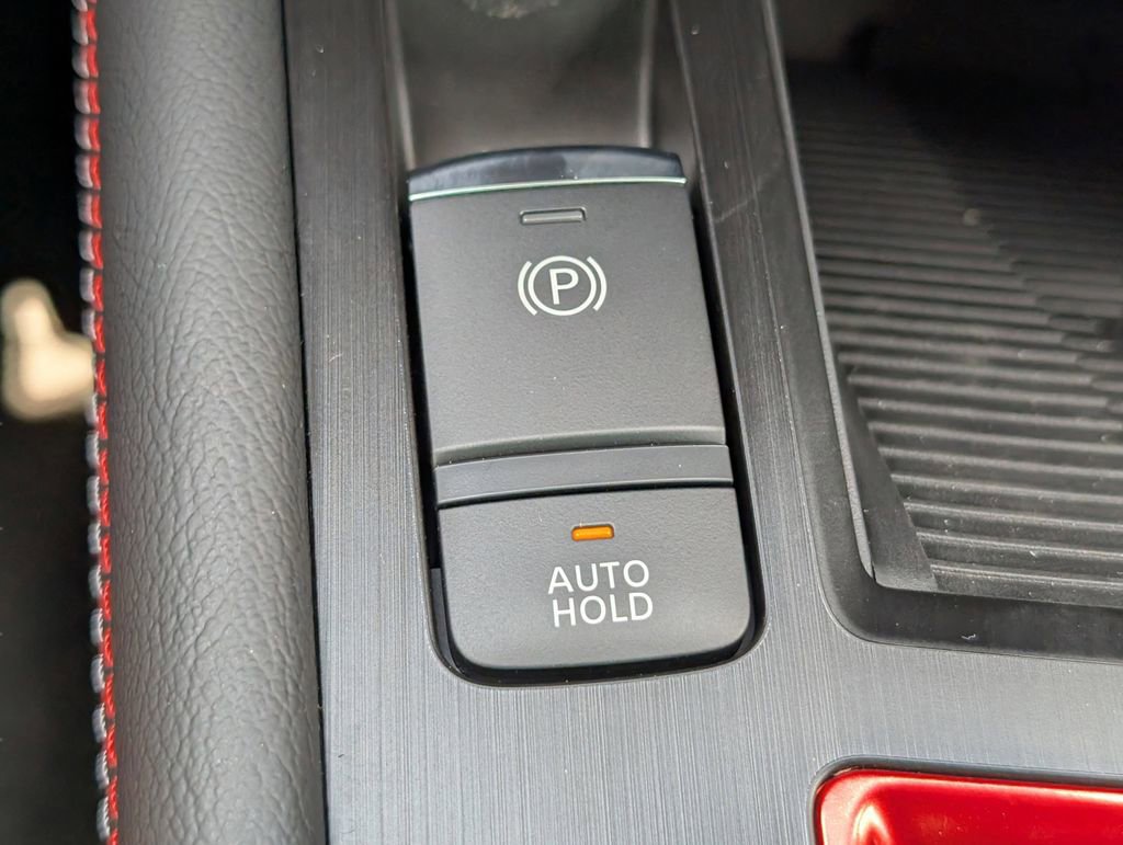 Used 2025 Nissan Kicks SR image 29