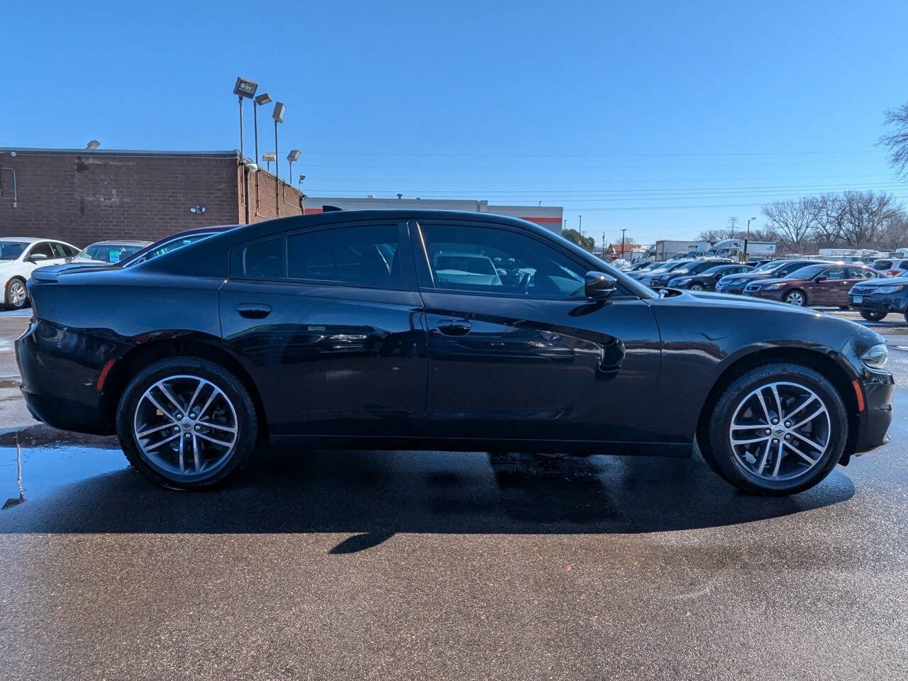 Used 2019 Dodge Charger SXT image 3
