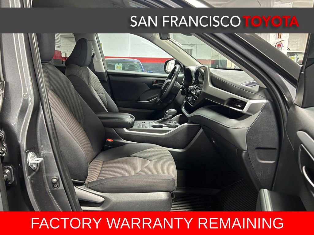 Used 2023 Toyota Highlander LE FWD image 18