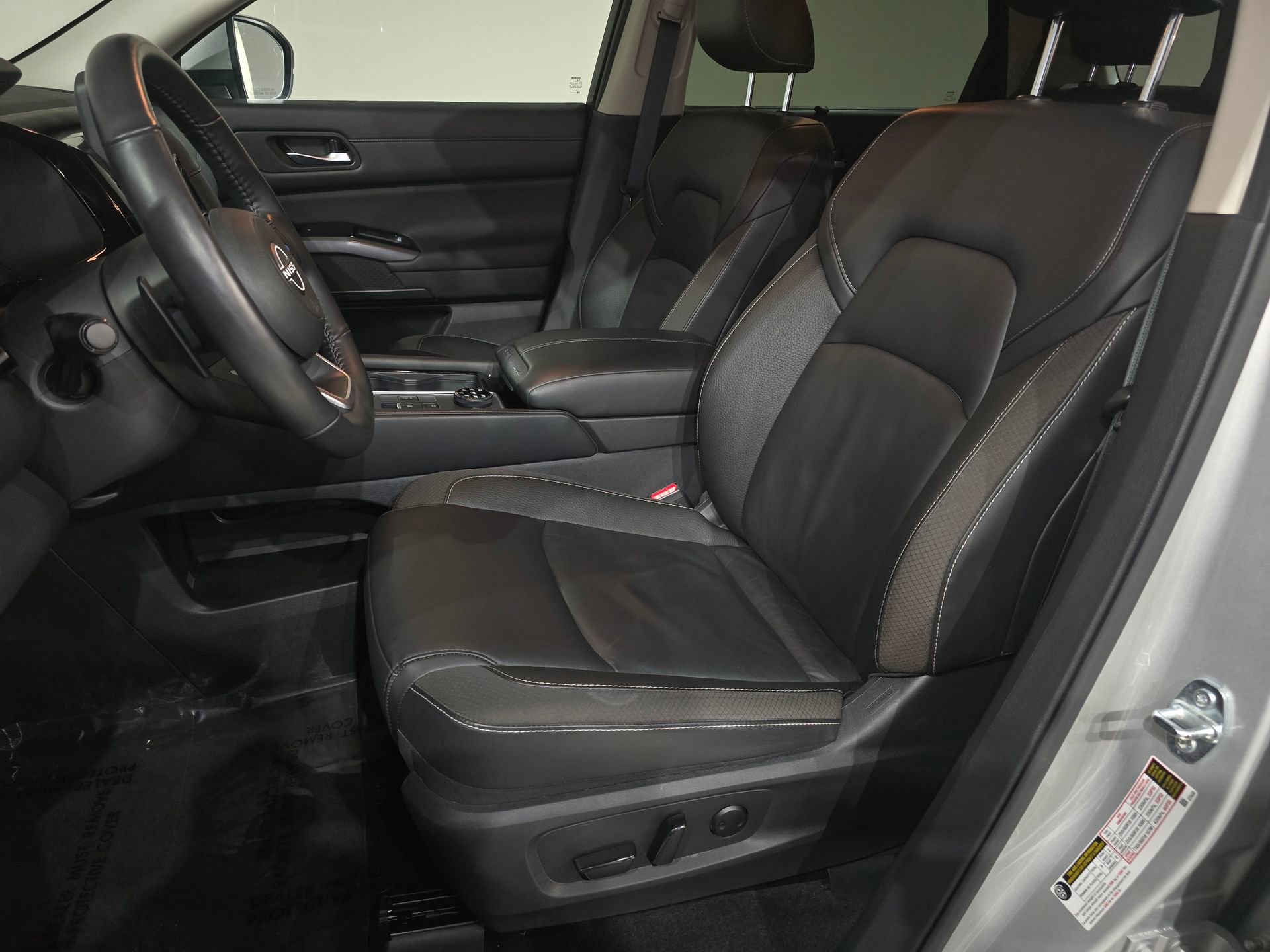 Used 2025 Nissan Pathfinder SL image 21