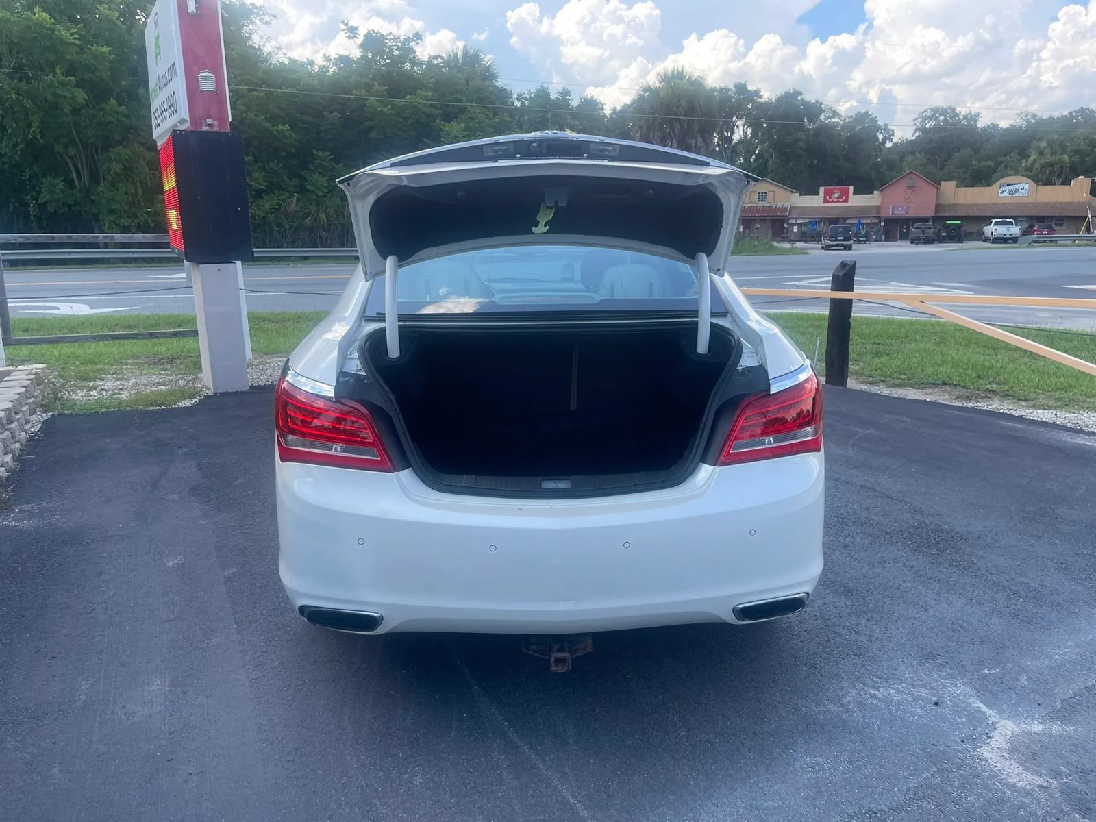 Used 2014 Buick LaCrosse Leather FWD image 17