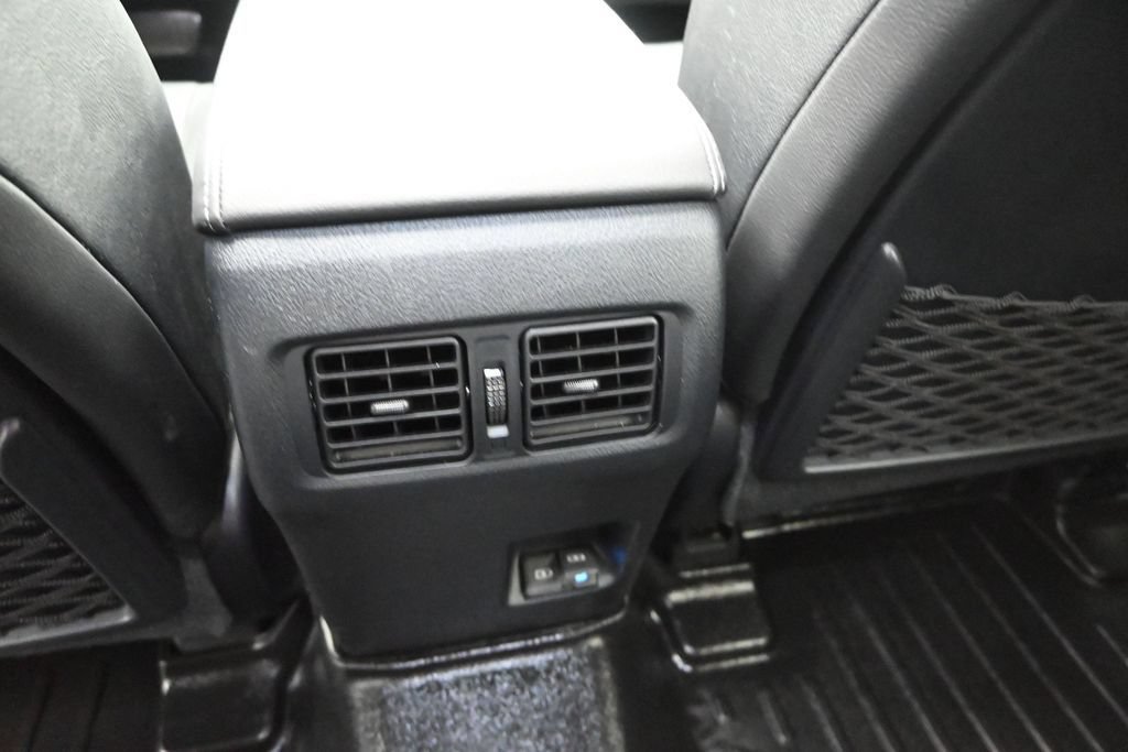 Used 2024 Toyota 4Runner Limited RWD image 18