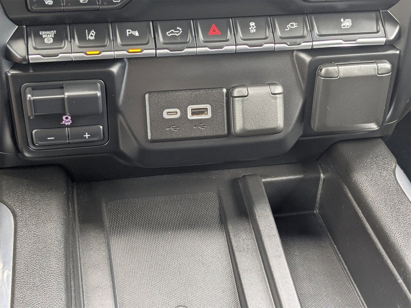 Used 2022 Chevrolet Silverado 2500 LTZ w/ LTZ Convenience Package image 25