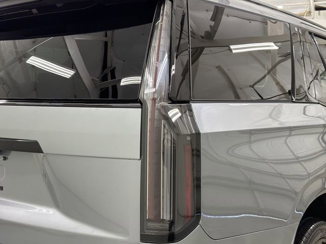 New 2026 Cadillac Escalade Platinum Sport w/ LPO, ONYX Package image 17