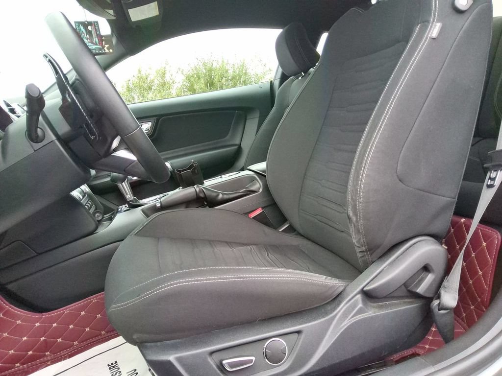 Used 2016 Ford Mustang GT RWD image 12