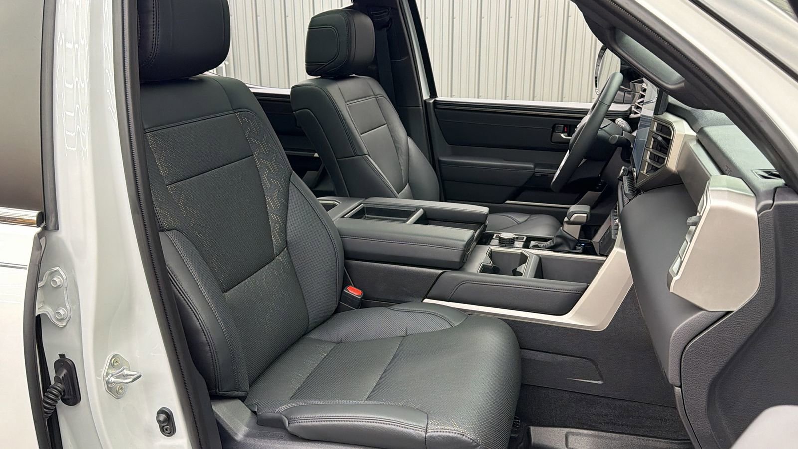 Used 2025 Toyota Tundra Limited image 37