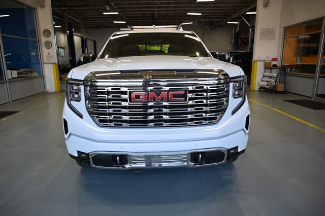 New 2026 GMC Sierra 1500 Denali w/ Denali Reserve Package AWD/4WD image 2