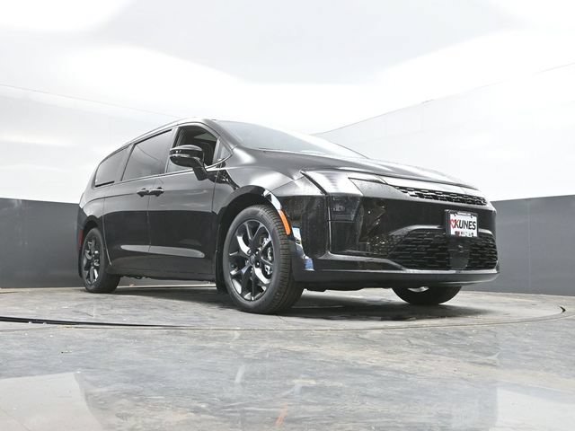 New 2027 Chrysler Pacifica Limited FWD image 51