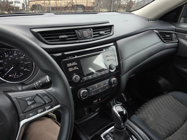 Used 2017 Nissan Rogue S image 24