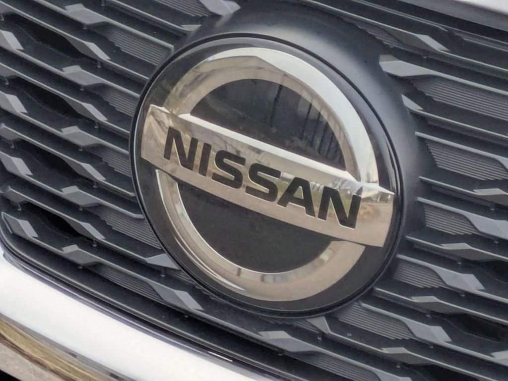 Used 2019 Nissan Rogue SV image 9