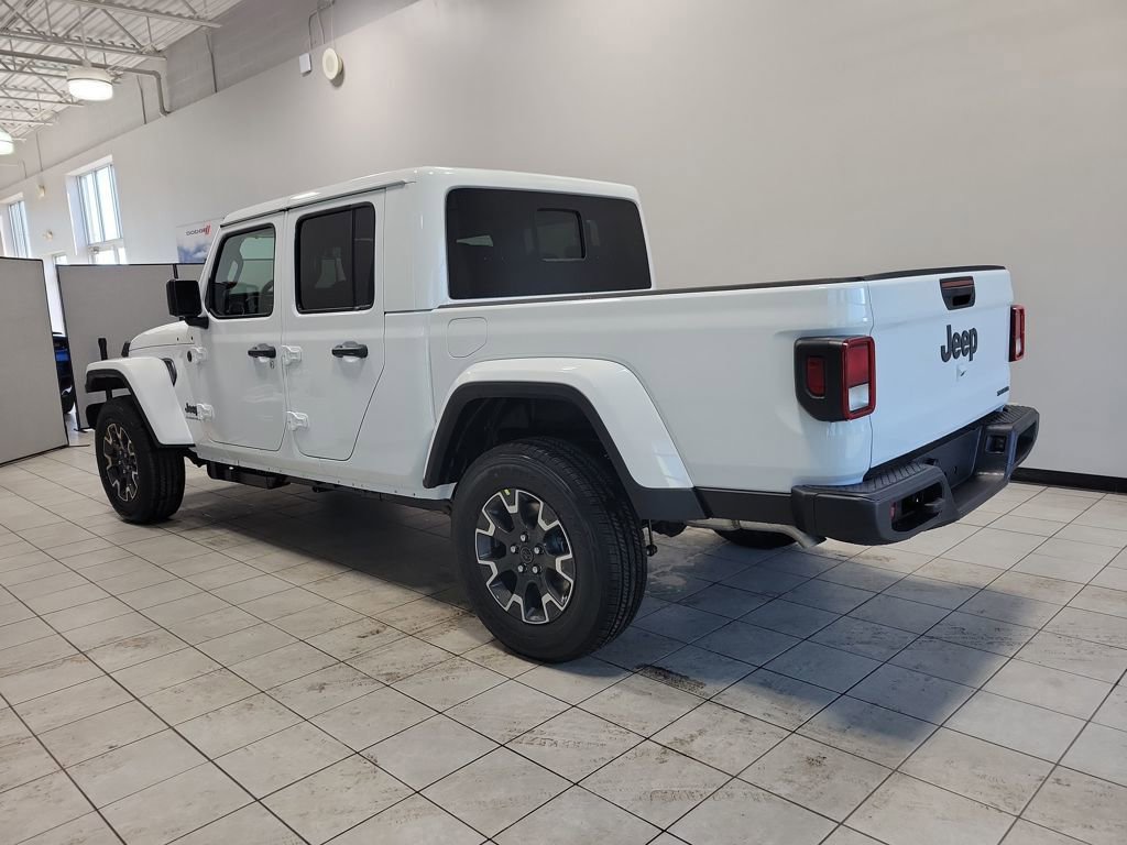 New 2026 Jeep Gladiator Sahara image 5