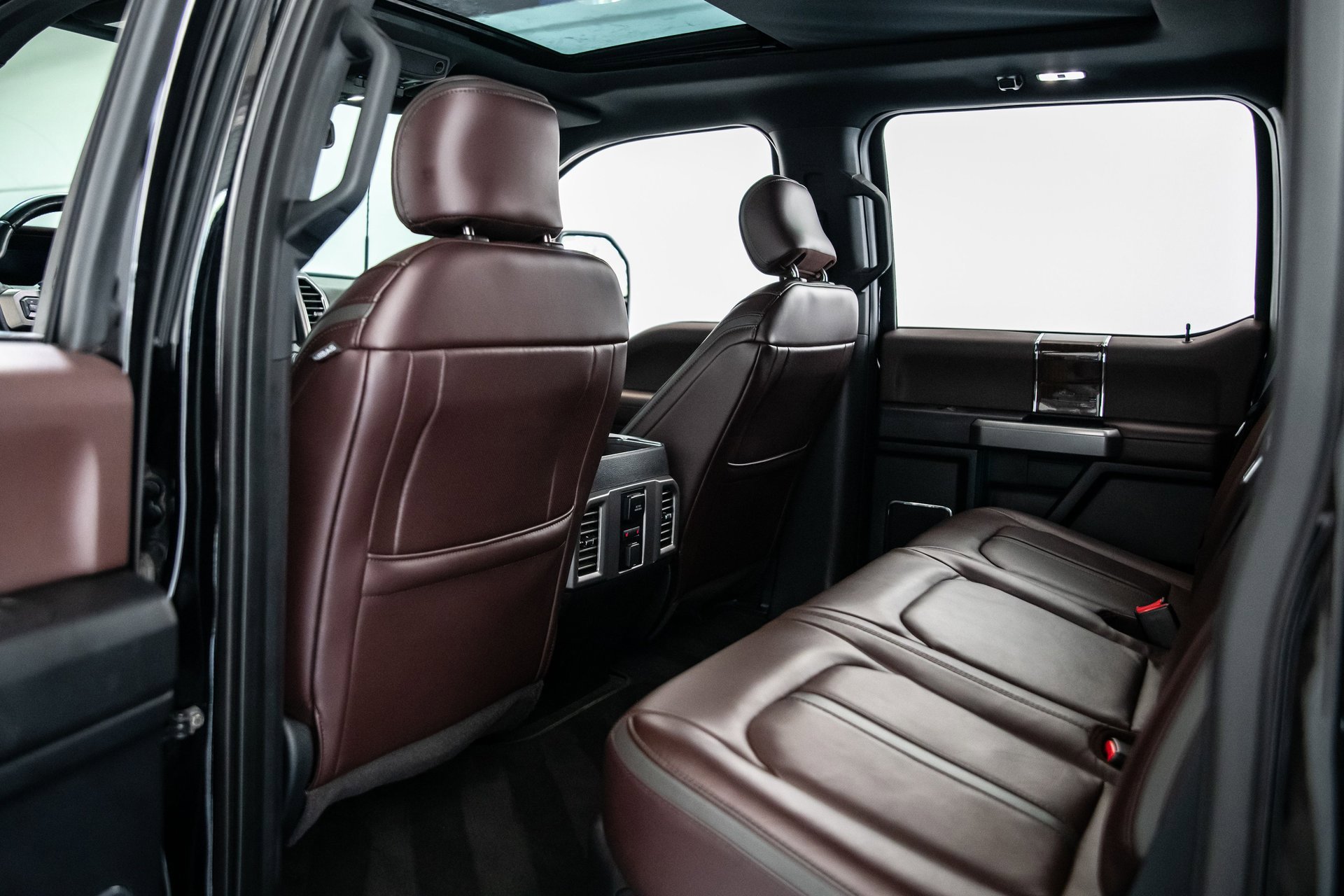 Used 2017 Ford F250 Platinum w/ Platinum Ultimate Package image 16