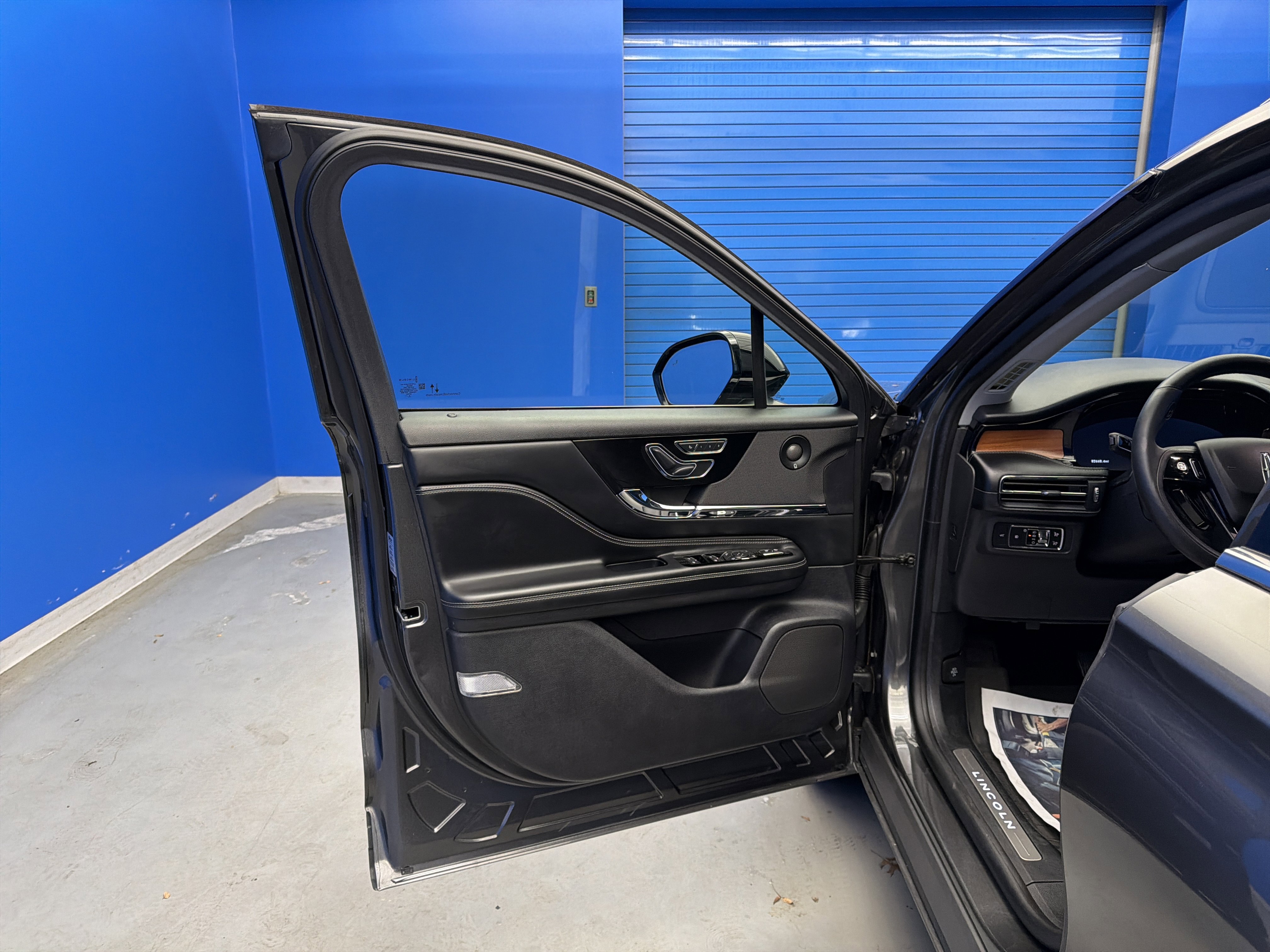 Used 2020 Lincoln Corsair Reserve w/ Equipment Group 201A image 10