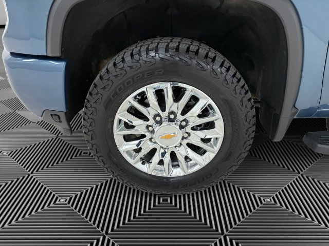 Certified 2024 Chevrolet Silverado 3500 High Country w/ Technology Package AWD/4WD image 9