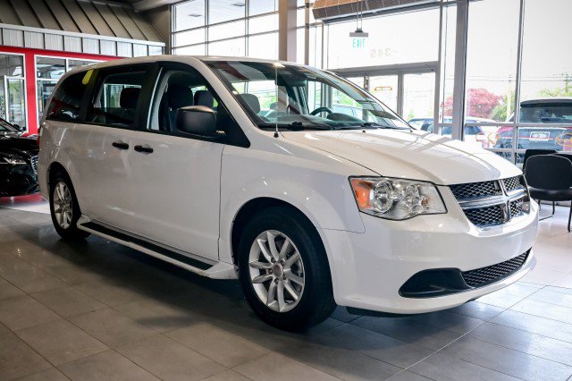 Used 2019 Dodge Grand Caravan SE FWD image 3