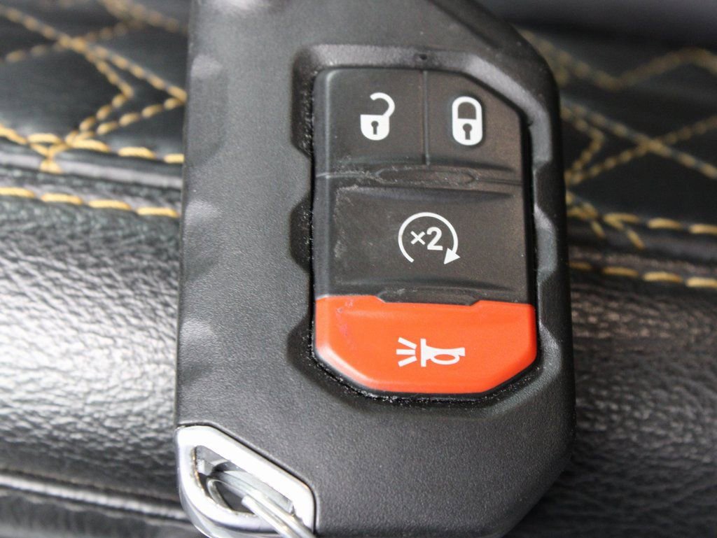 Used 2023 Jeep Wrangler Unlimited Sahara image 58