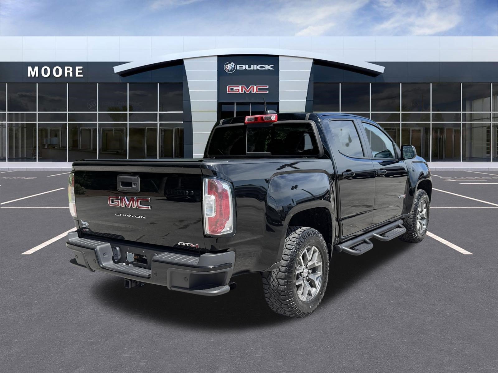 Used 2022 GMC Canyon AT4 w/ Trailering Package AWD/4WD image 3