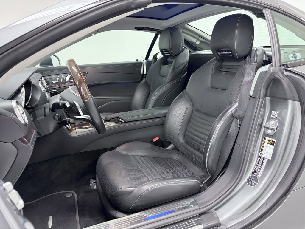 Used 2019 Mercedes-Benz SL 550 image 12