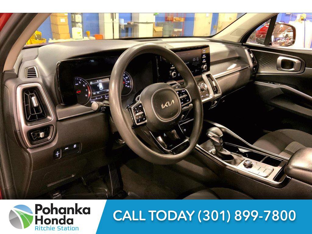 Used 2023 Kia Sorento LX image 14