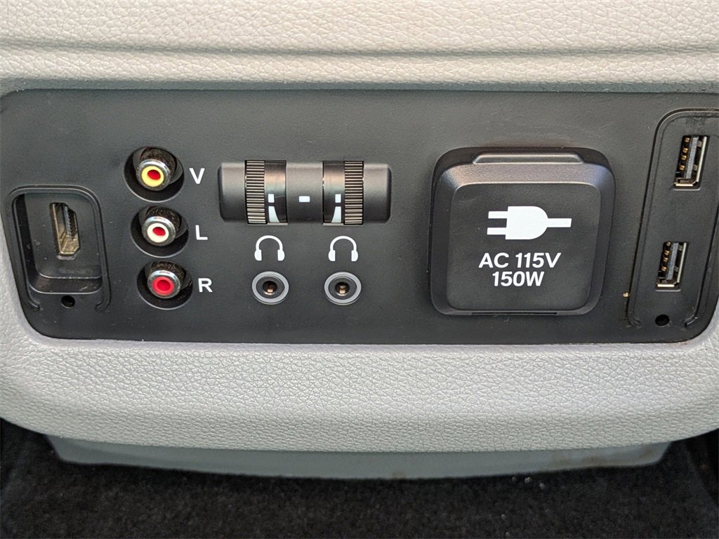 Used 2017 Honda Pilot Touring image 17