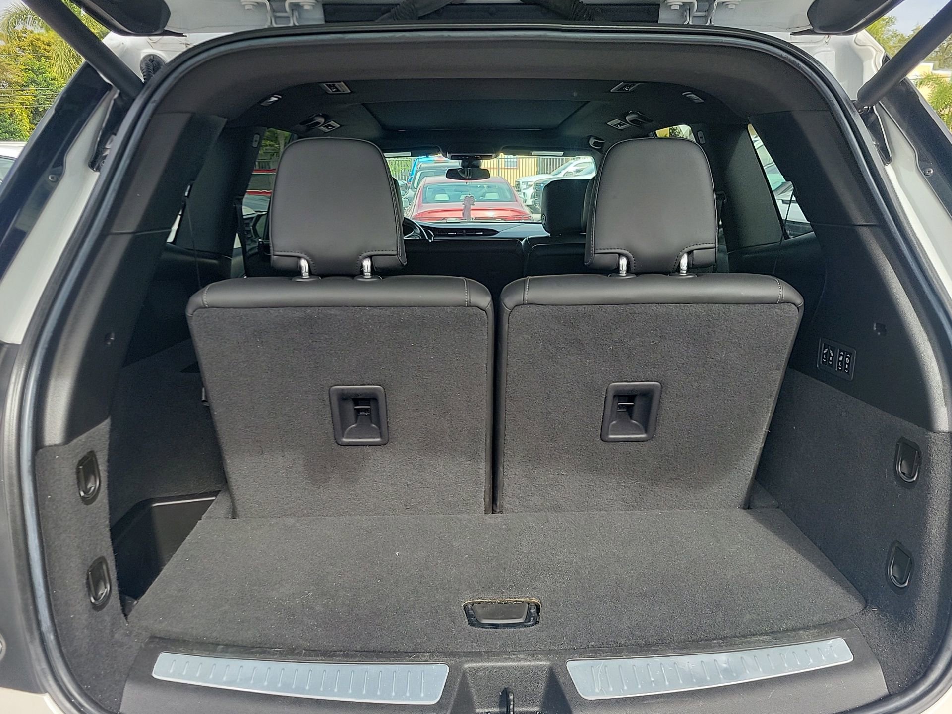 Used 2022 Cadillac XT6 Premium Luxury image 17