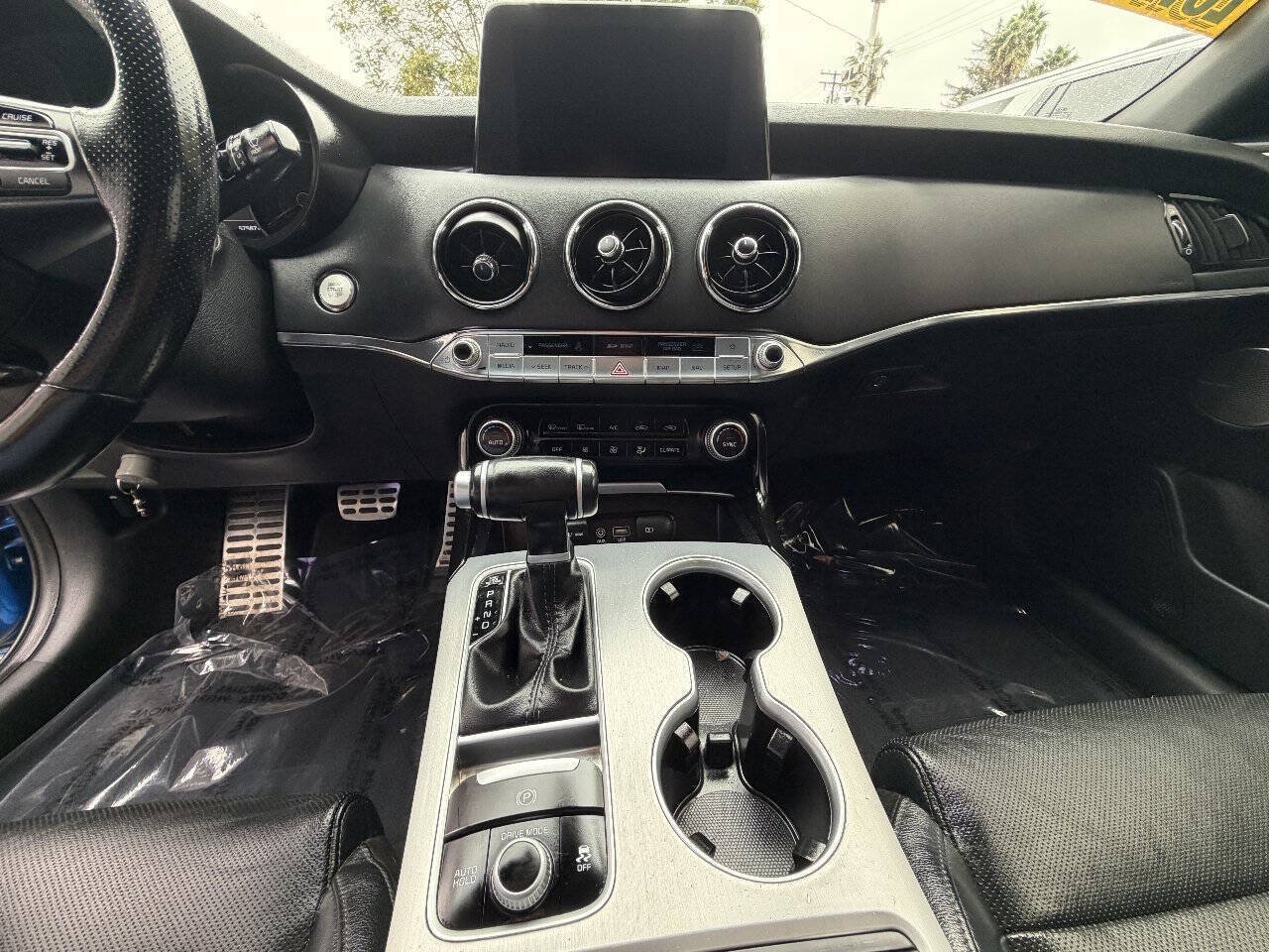 Used 2018 Kia Stinger GT1 RWD image 15