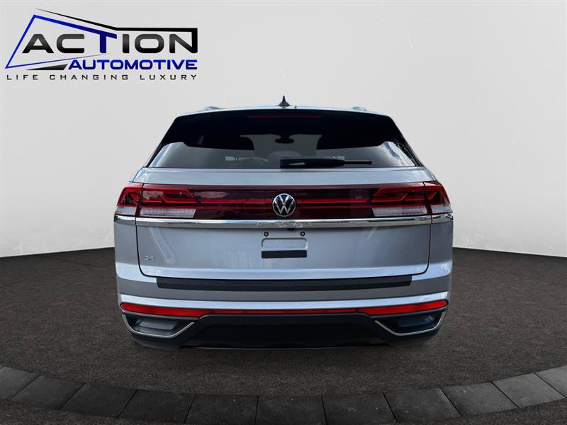 Used 2024 Volkswagen Atlas Cross Sport SE FWD image 7