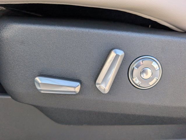 New 2026 Lincoln Navigator Reserve image 16