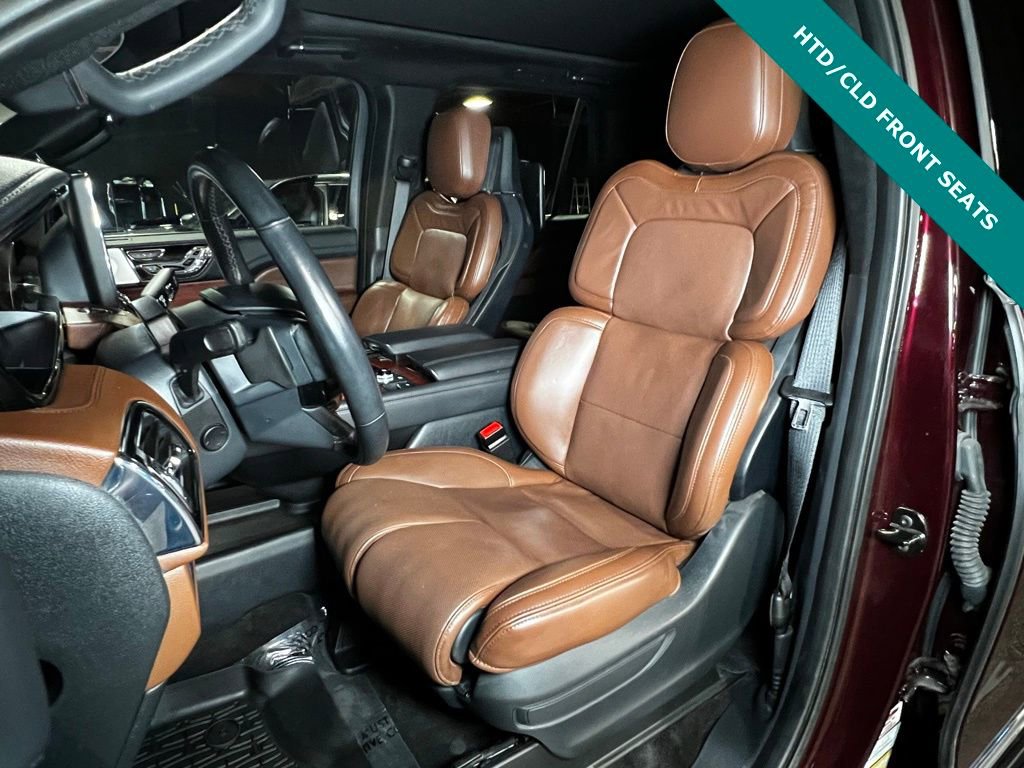 Used 2023 Lincoln Navigator Reserve image 3
