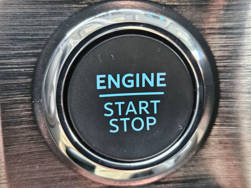 New 2026 Ford F250 Lariat w/ Black Appearance Package image 31