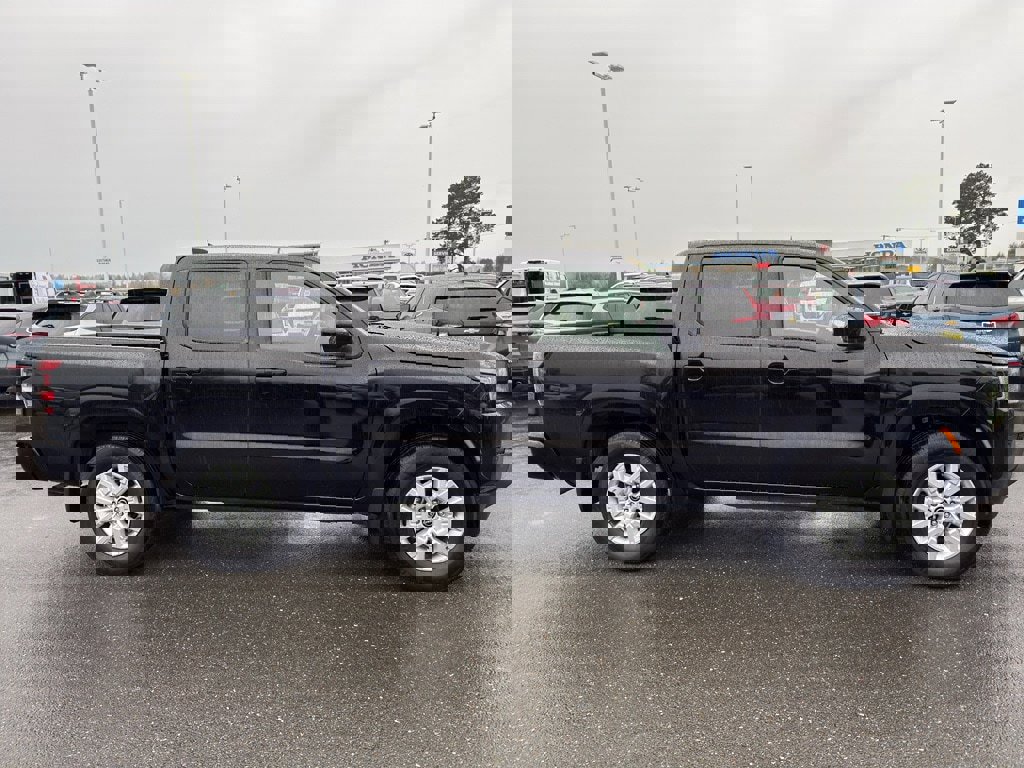 Used 2022 Nissan Frontier SV w/ Technology Package image 4