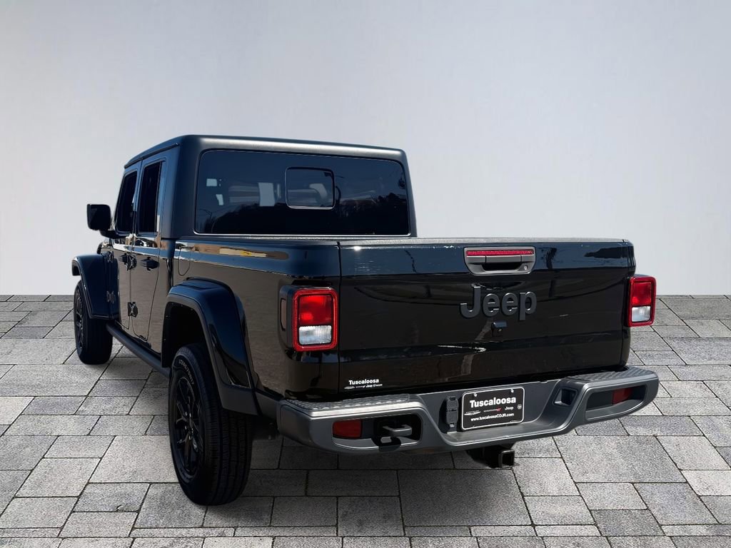 Used 2022 Jeep Gladiator Sport image 5