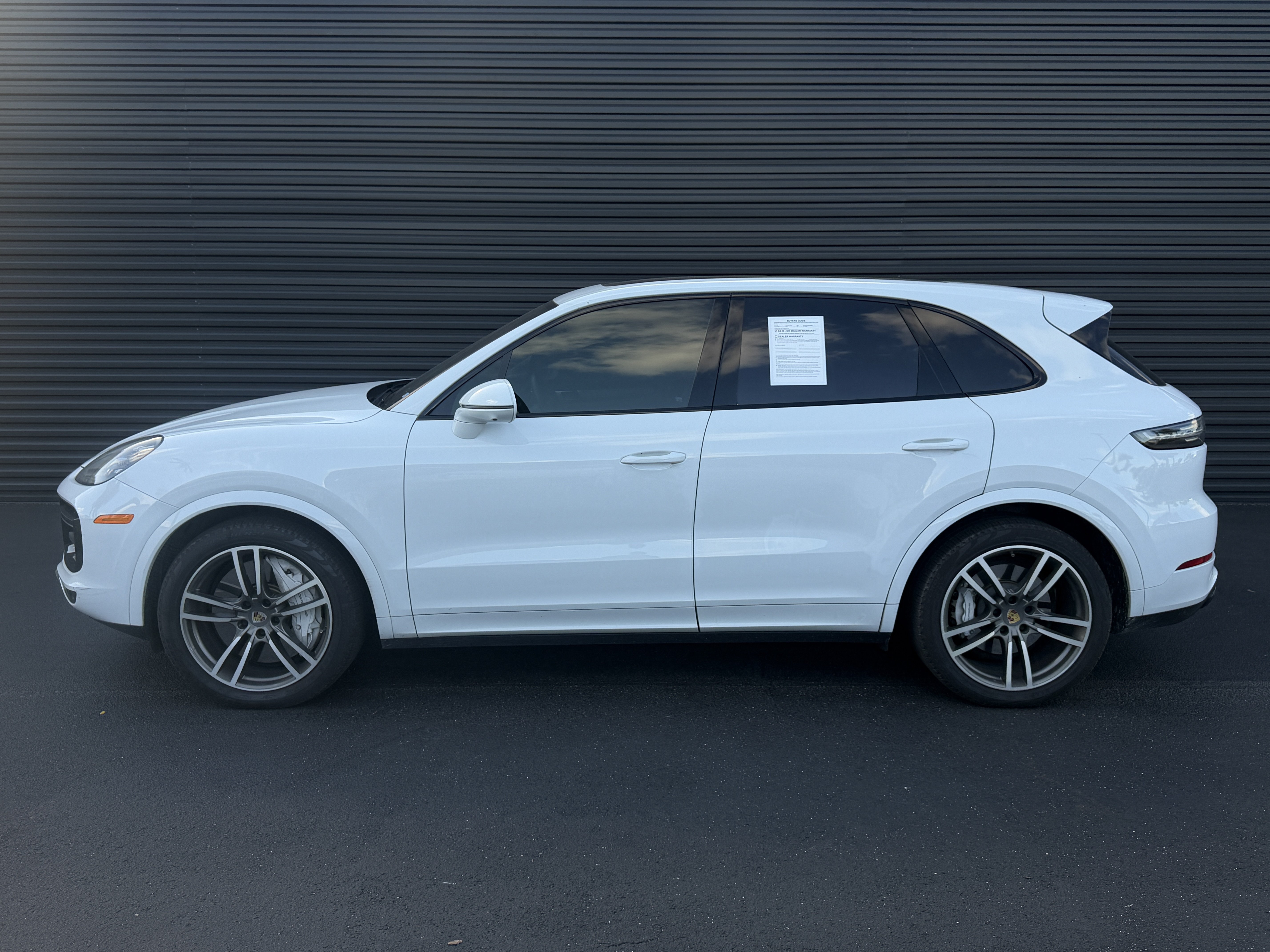 Certified 2020 Porsche Cayenne Turbo AWD/4WD image 2