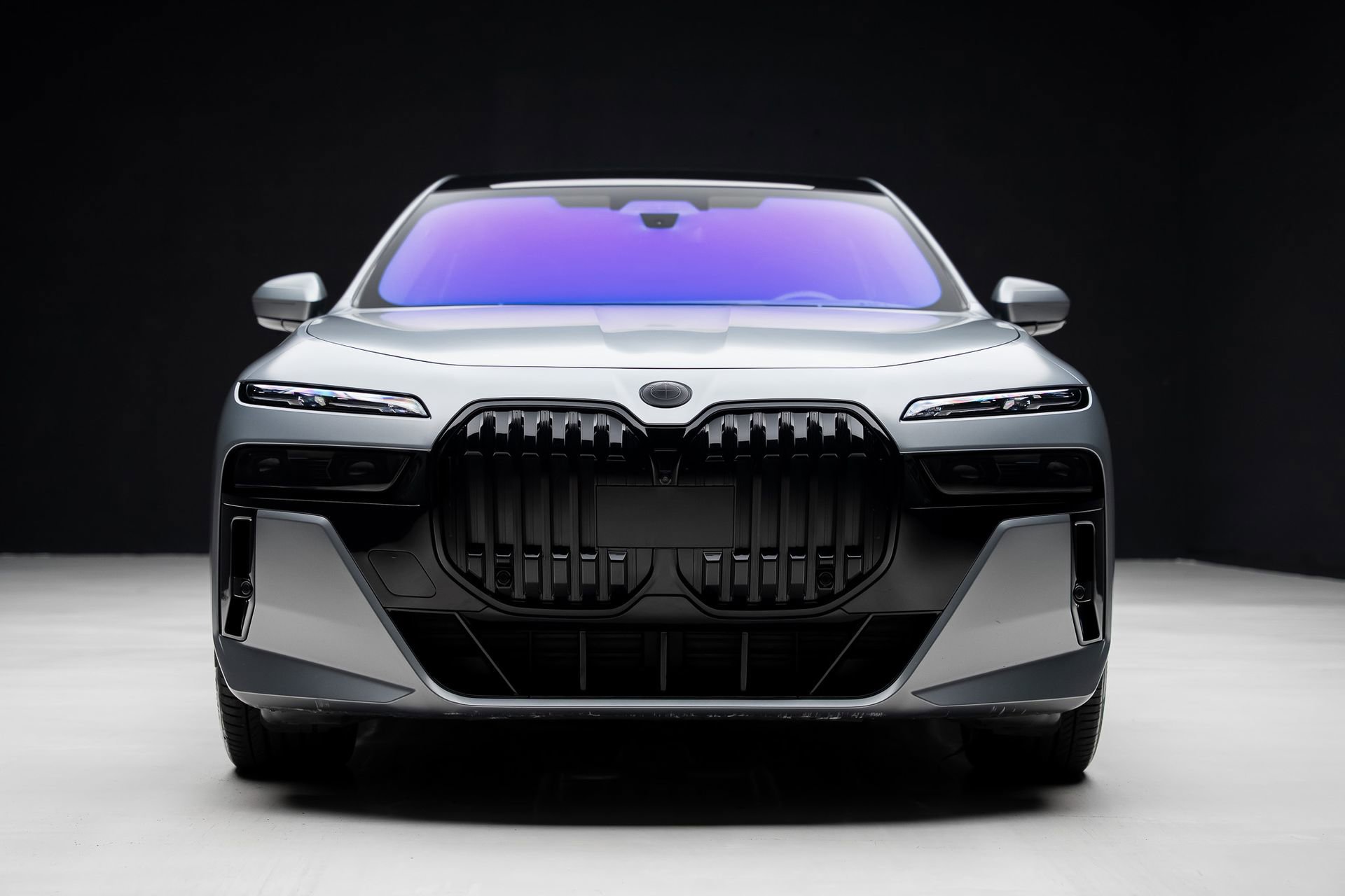 Used 2023 BMW 760i xDrive w/ Executive Package image 9