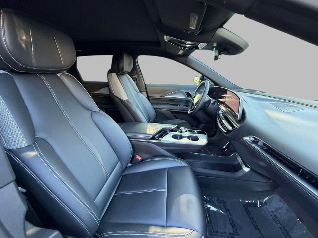 Used 2024 Cadillac Lyriq Tech w/ Driver Assist Package AWD/4WD image 14