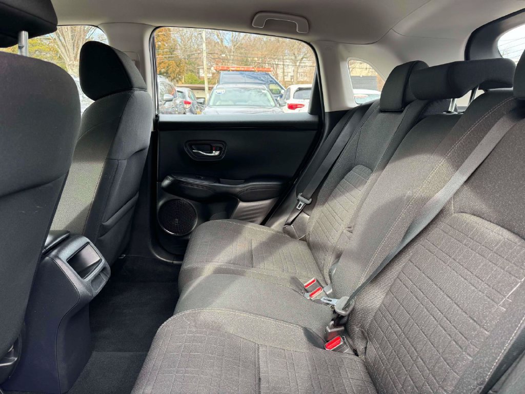 Used 2025 Honda HR-V LX image 14
