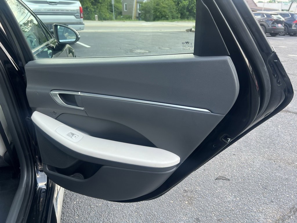 Used 2023 Hyundai Sonata SEL image 17