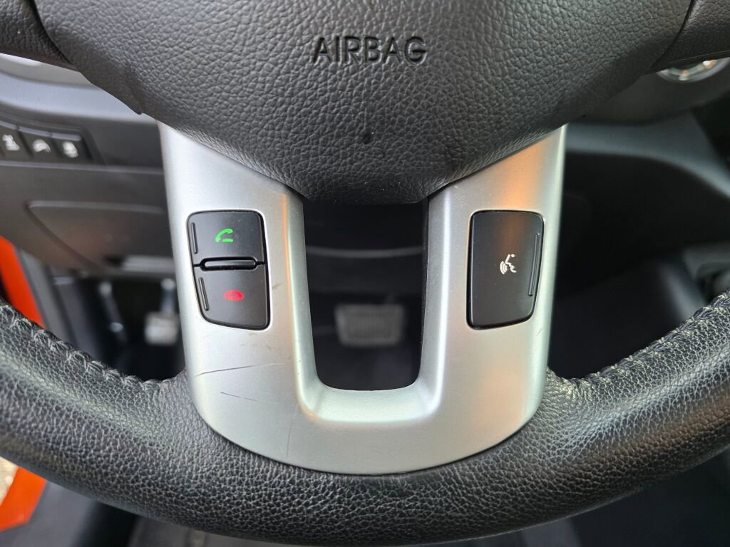 Used 2011 Kia Sportage SX w/ Premium Pkg w/Leather Seats image 29