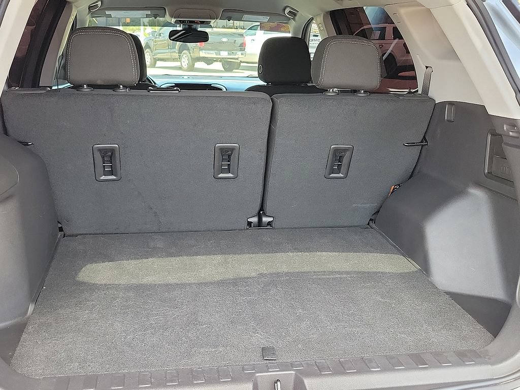 Used 2024 GMC Terrain SLE w/ Driver Convenience Package FWD image 18