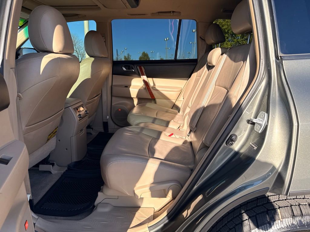 Used 2009 Toyota Highlander Limited image 25