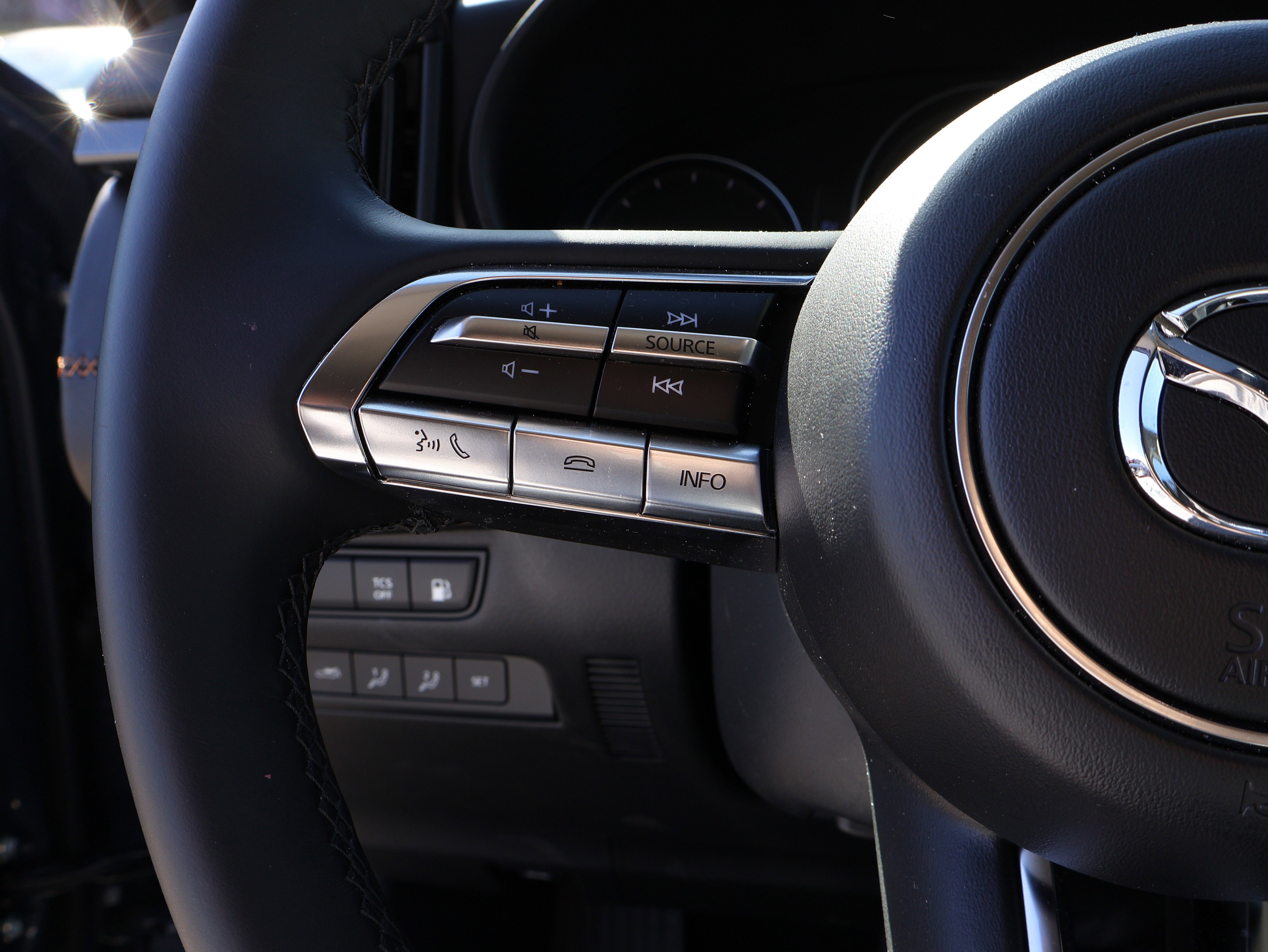 Certified 2025 MAZDA CX-50 2.5 Hybrid w/ Premium Plus Pkg image 35