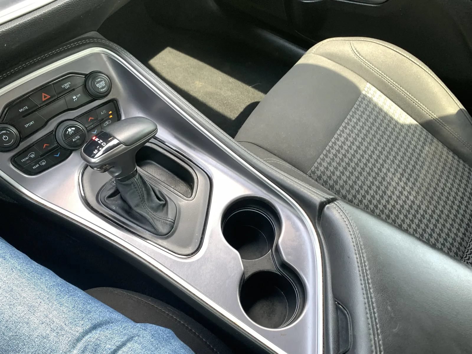 Used 2019 Dodge Challenger SXT RWD image 16