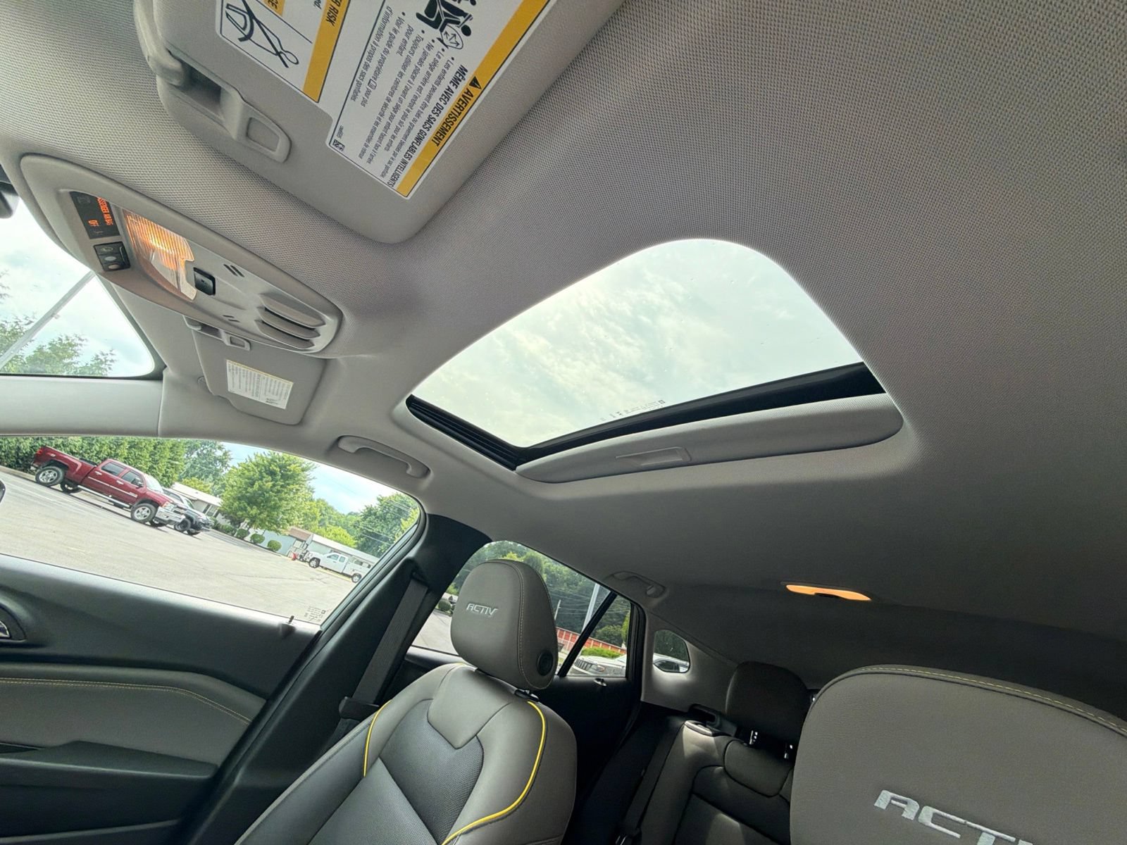 Used 2026 Chevrolet Trax ACTIV w/ Sunroof Package FWD image 22